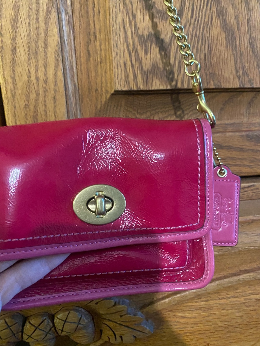Coach Legacy turnlock pink & red patent leather mini crossbody bag w/ Gold Chain - Picture 4 of 11